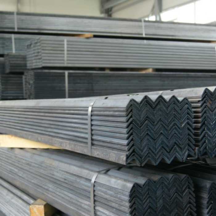 Уголок горячекатаный равнополочный 63х63х5 мм 12 м